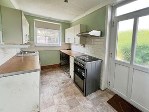 Kitchen- click for photo gallery